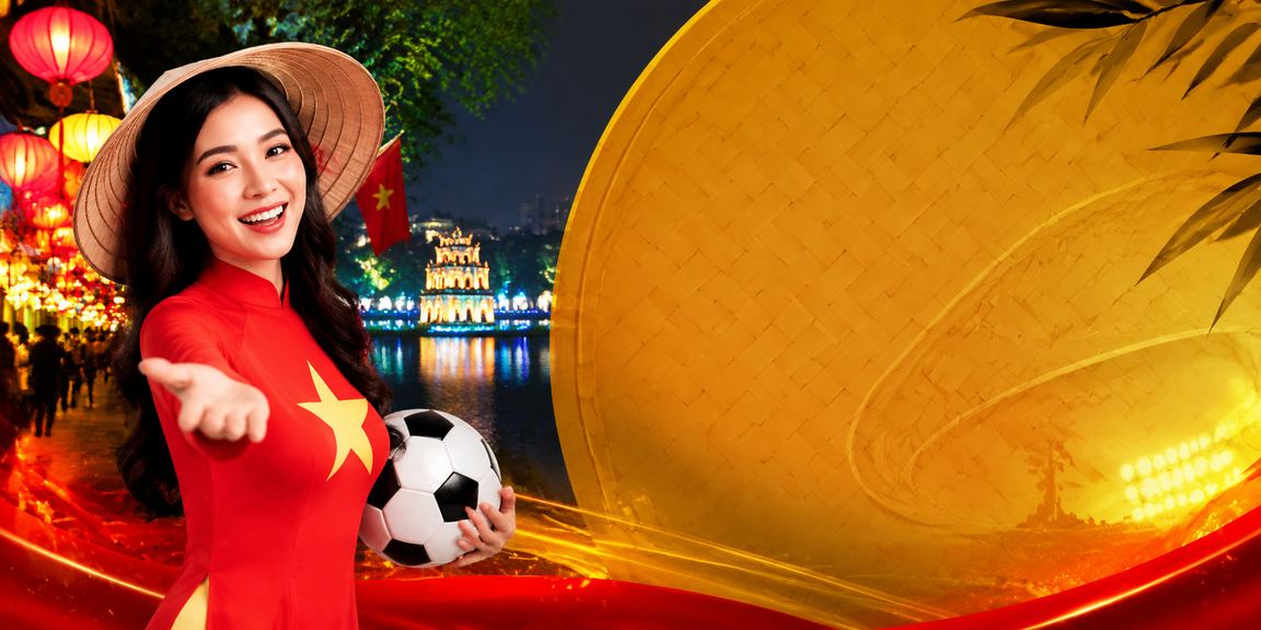 Người dùng tại Hà Nội đội nón lá theo dõi kèo bóng đá trên điện thoại buổi tối